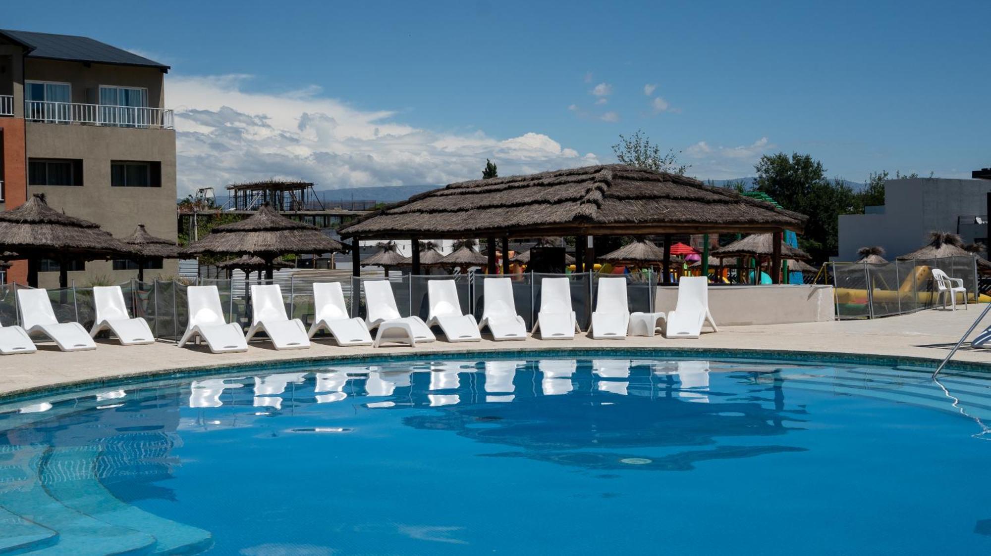 Howard Johnson Plaza Villa Carlos Paz Dış mekan fotoğraf